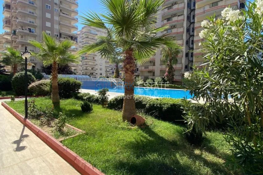 Flat in Mahmutlar with sea view in a comfortable complex 6 