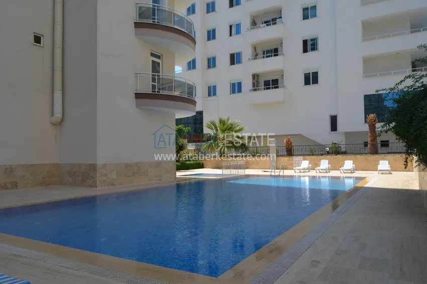 Flat in Mahmutlar on the main street by the sea  5 