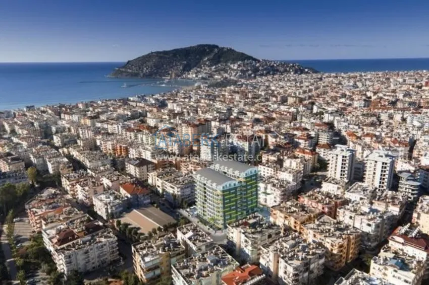 Penthouse with a sea view in a new complex 7 