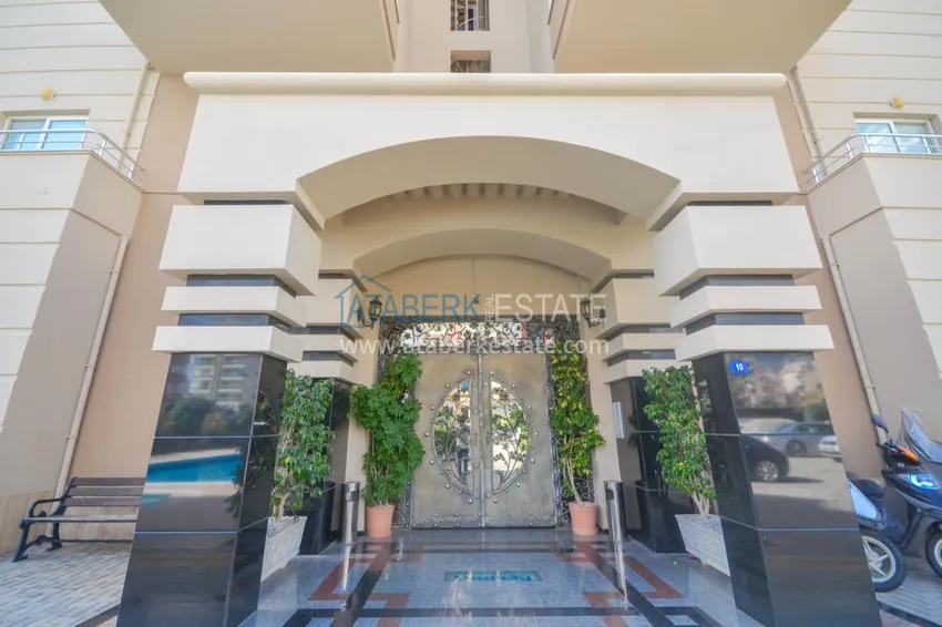 Furnished apartment with a glazed balcony in the centre of Mahmutlar  6 