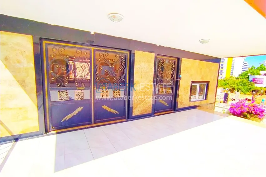 Furnished flat with a separate kitchen and sea views in Mahmutlar 7 