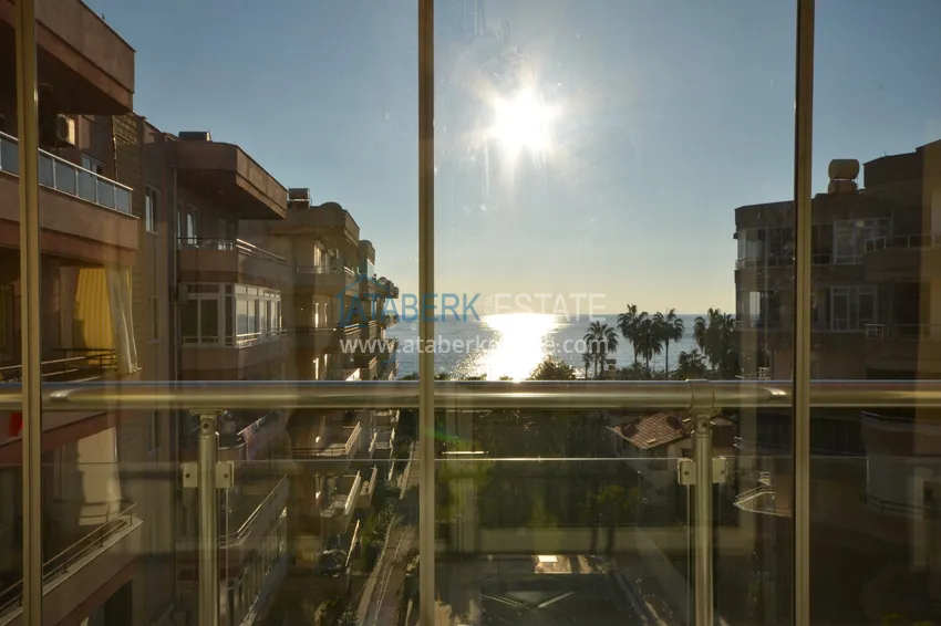 Furnished flat with a glazed balcony in Mahnutlar overlooking sea 1 