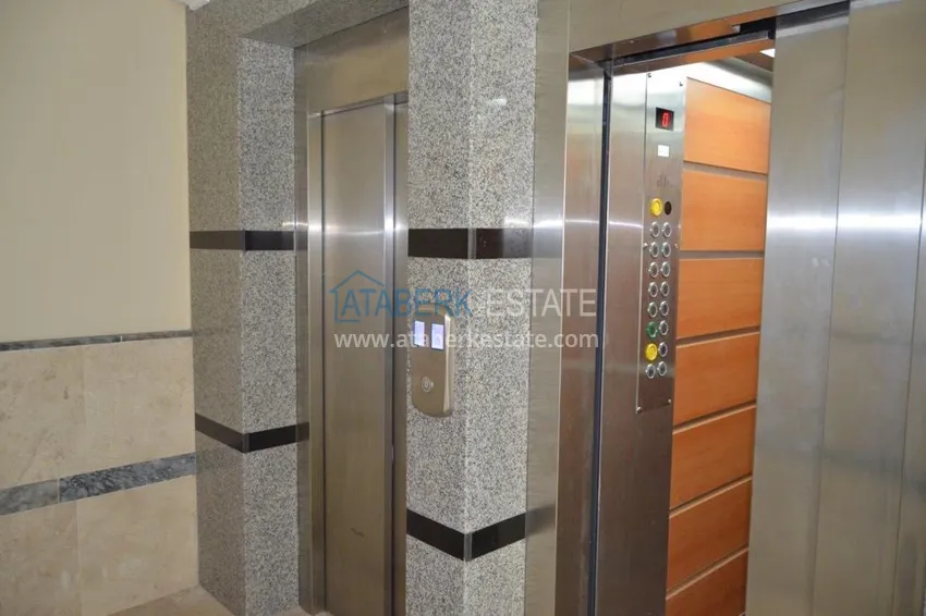 Flat in Mahmutlar on the main street by the sea  9 