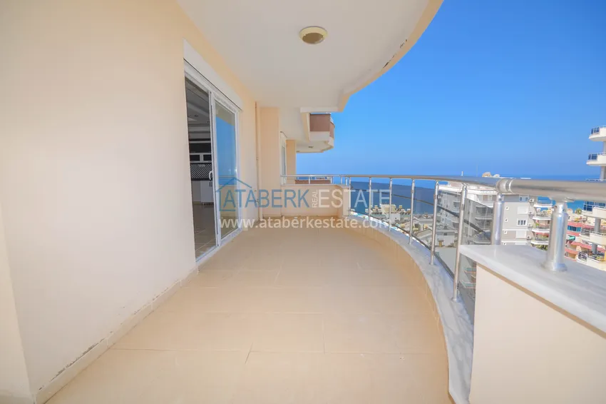 Purchase Two level penthouse with 4 bedrooms and a private sauna in Mahmutlar 9 