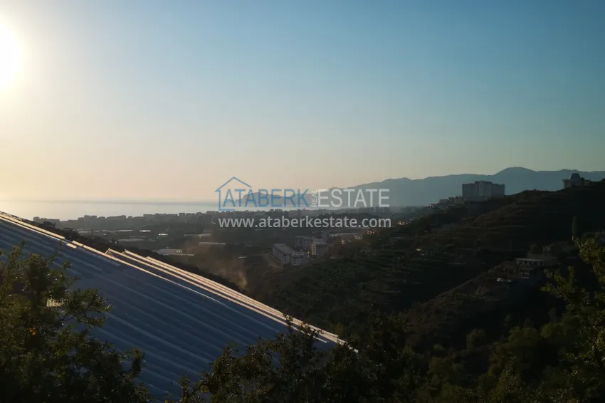 Land in Kargicak with permission to build 5 