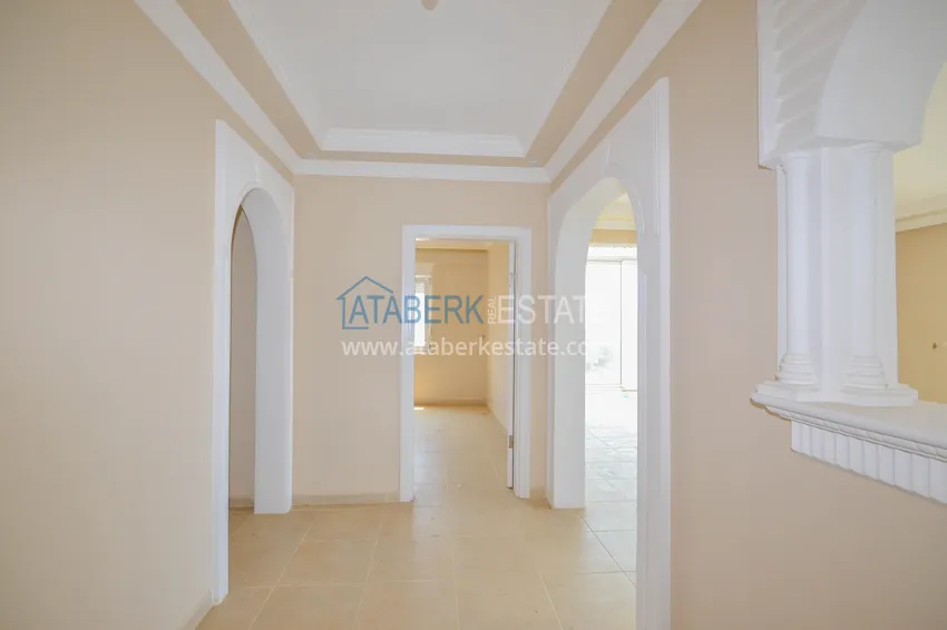 Purchase  Flat in Mahmutlar on the main street by the sea  2 