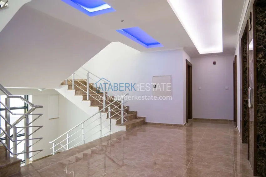 Furnished penthouse in elite complex in Mahmutlar 27 