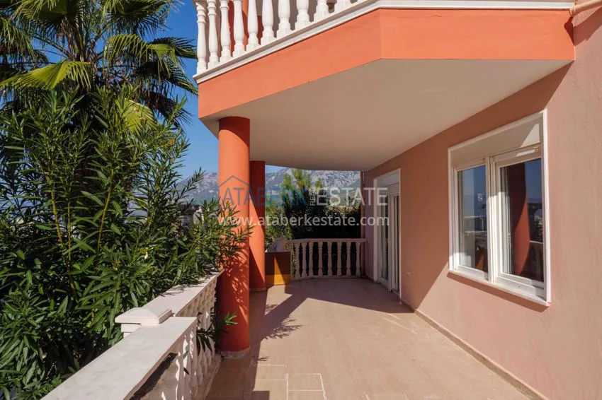 Purchase  Three storey villa in Kargicak with a swimming pool and panoramic views 7 