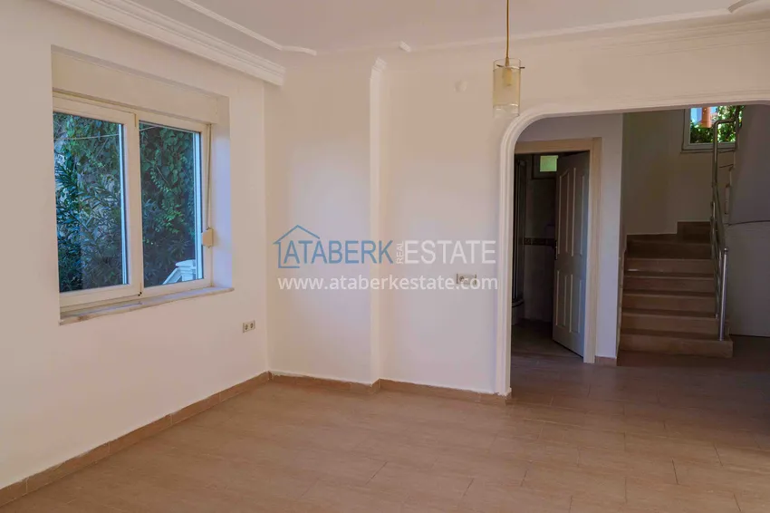 Purchase  Three storey villa in Kargicak with a swimming pool and panoramic views 9 