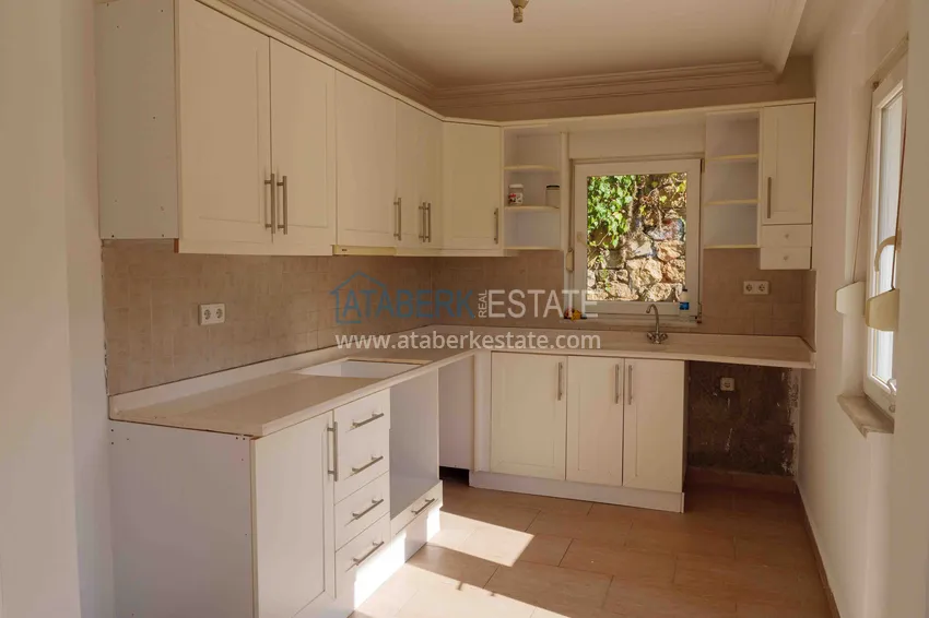 Purchase  Three storey villa in Kargicak with a swimming pool and panoramic views 11 