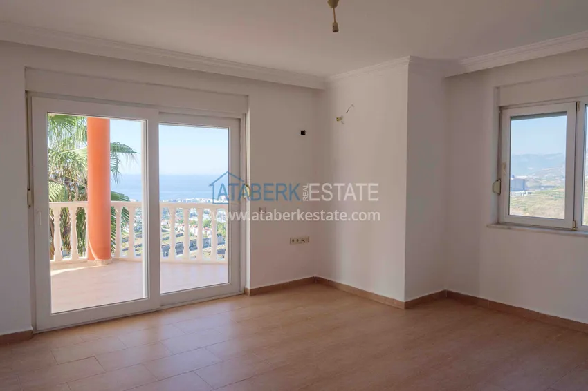 Purchase  Three storey villa in Kargicak with a swimming pool and panoramic views 19 