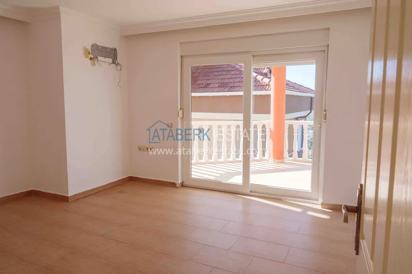 Purchase  Three storey villa in Kargicak with a swimming pool and panoramic views 27 