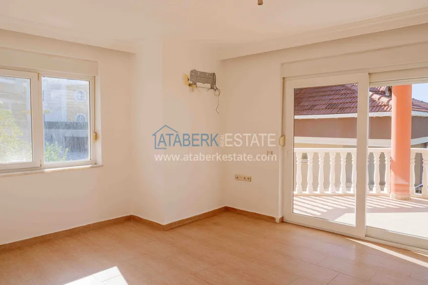 Purchase  Three storey villa in Kargicak with a swimming pool and panoramic views 28 