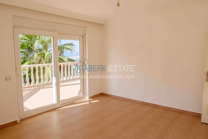 Purchase  Three storey villa in Kargicak with a swimming pool and panoramic views 29 