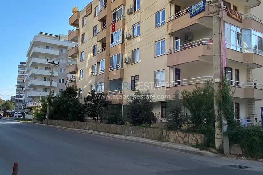 Newly refurbished flat with a separate kitchen in a Turkish home in Mahmutlar  1 