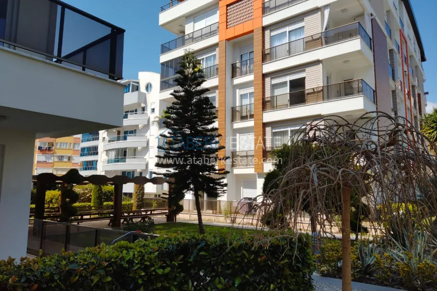 2+1 apartment in Antalya with furniture, glazed balcony and gasification - Konyaalti district 4 