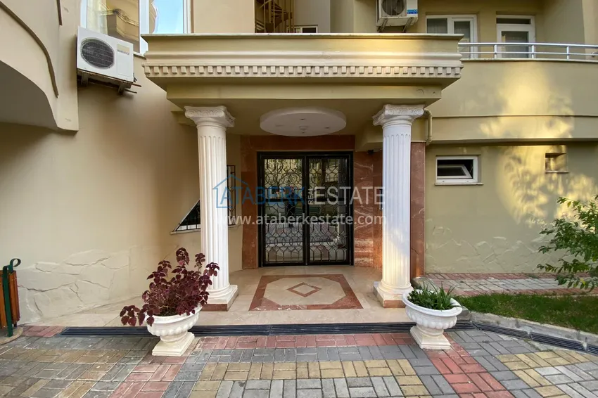 Furnished apartment in the center of Alanya in a comfortable complex 8 