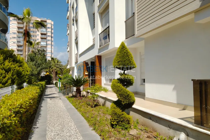 2+1 apartment in Antalya with furniture, glazed balcony and gasification - Konyaalti district 8 