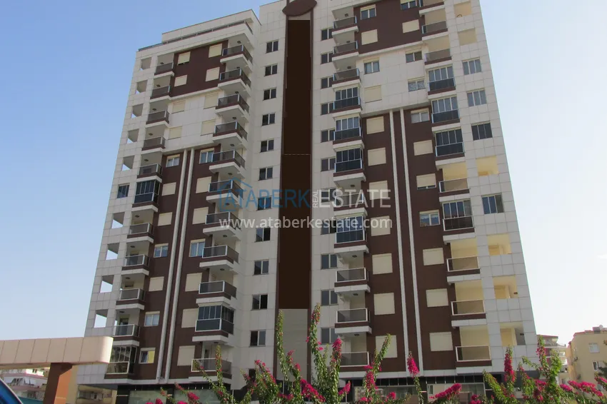 Apartment in the center of Mahmutlar with furniture, glazed balcony 1 