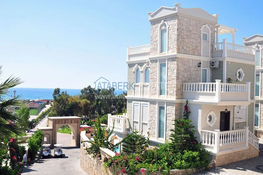 Prestigious three – storyed villa in Konakli 1