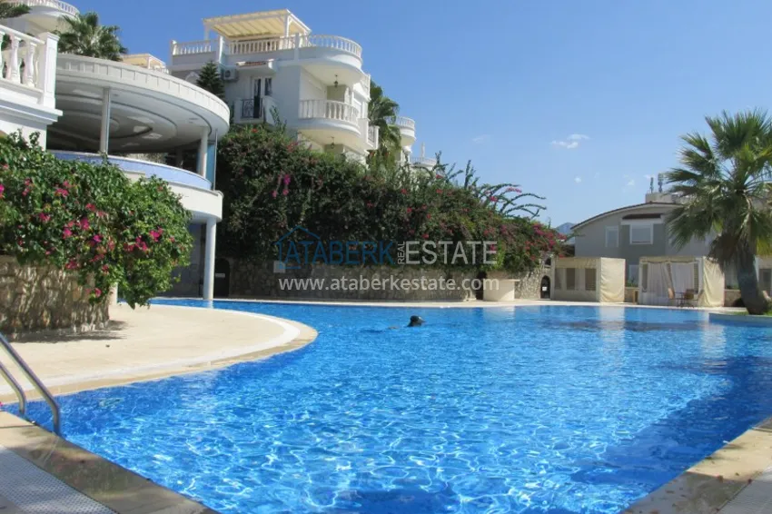 Prestigious three – storyed villa in Konakli 6