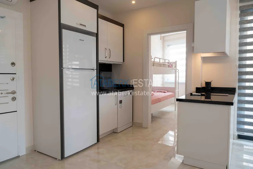 Purchase  Three-room apartment for rent in the center of Alanya, Cleopatra A-13 beach area 1 