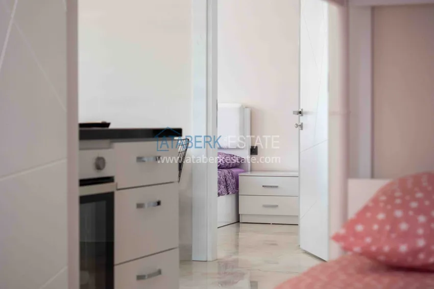 Purchase  Three-room apartment for rent in the center of Alanya, Cleopatra A-13 beach area 31 
