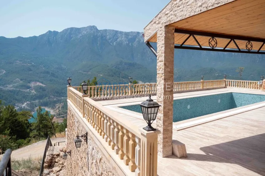 Cottage in the mountains furnished with stunning views 10 