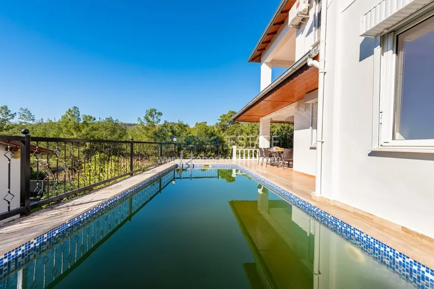 Furnished villa in Avsallar with mountain views and private pool 3 