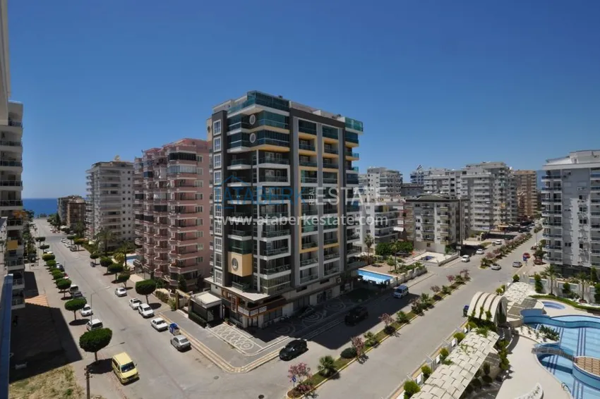 Brand new apartment in Mahmutlar in a modern multi-apartment new building 1 