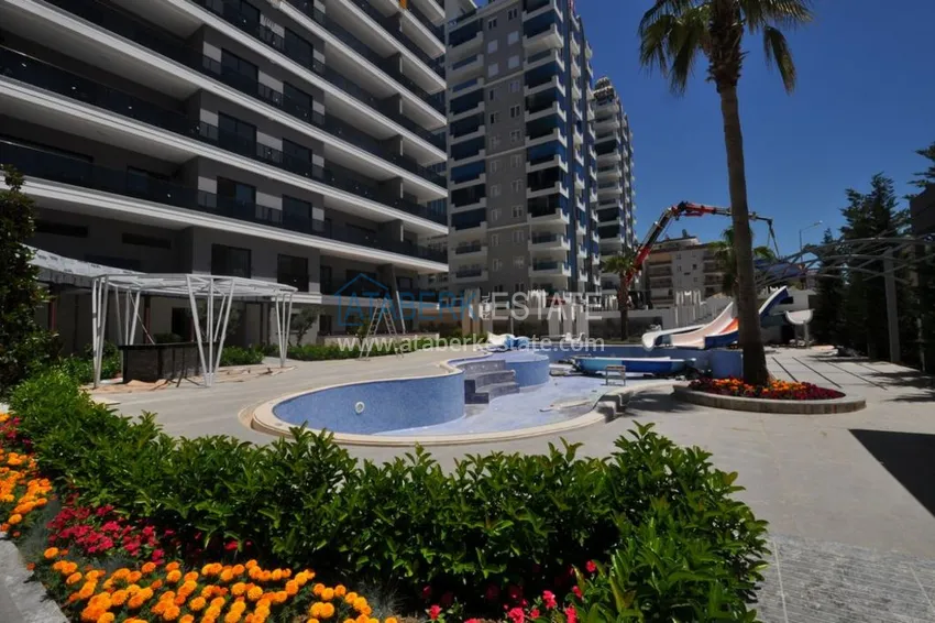 Brand new apartment in Mahmutlar in a modern multi-apartment new building 3 