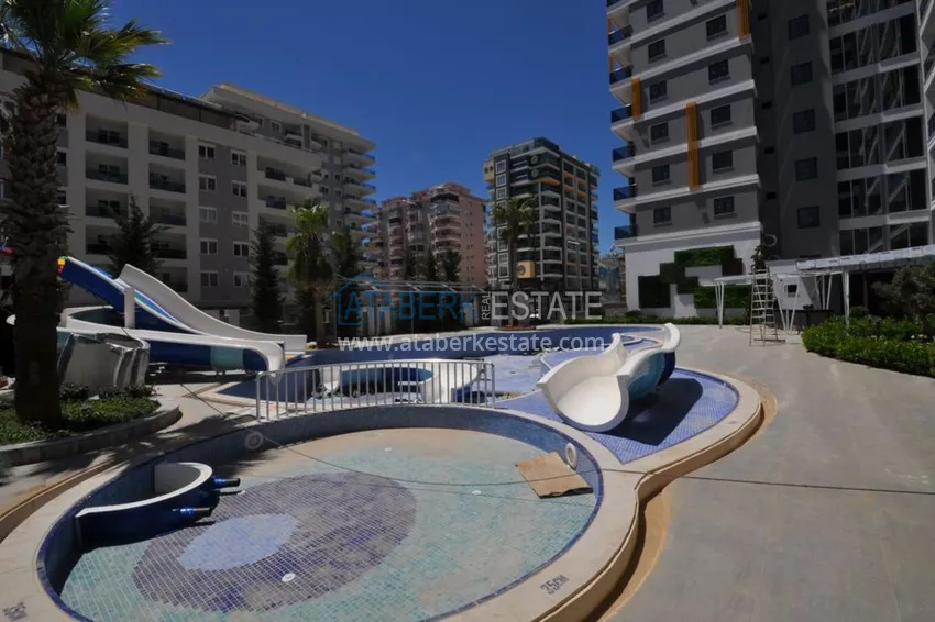 Brand new apartment in Mahmutlar in a modern multi-apartment new building 4 