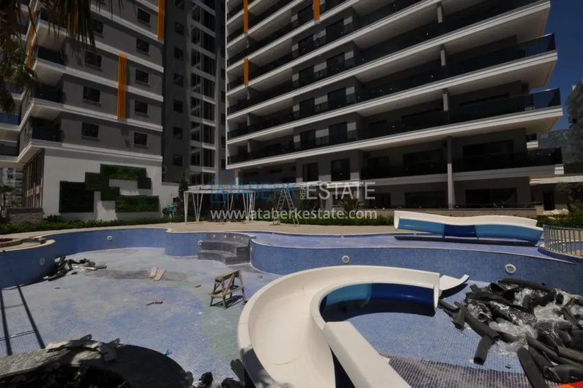 Brand new apartment in Mahmutlar in a modern multi-apartment new building 5 