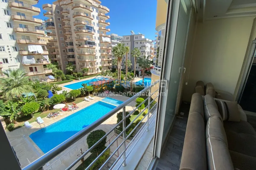 Purchase  Three-room apartments in Mahmutlar in a well-maintained complex 12 