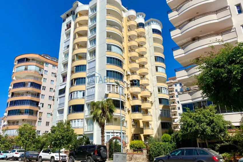 Three-room apartments in Mahmutlar in a well-maintained complex 1 