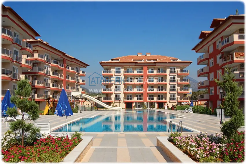 Furnished three-room apartment in Oba in a comfortable complex 1 