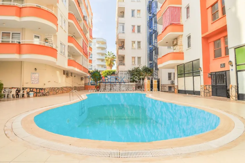 Apartment in Mahmutlar on the main street with furniture from the owner 3 