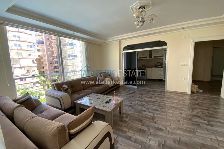 Purchase  Three-room apartments in Mahmutlar in a well-maintained complex 5 