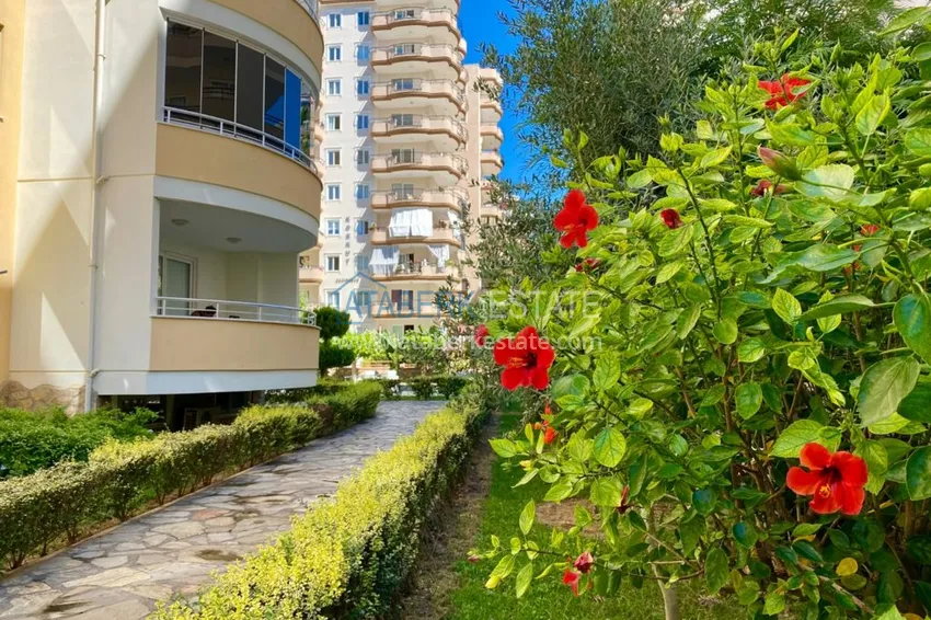 Three-room apartments in Mahmutlar in a well-maintained complex 7 