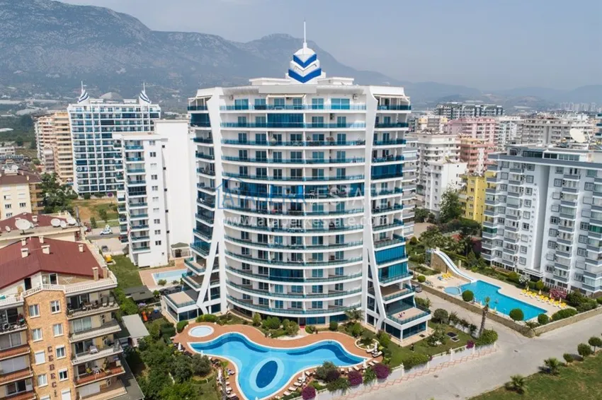 Apartment in Mahmutlar with furniture in a premium class complex on the first line 1 