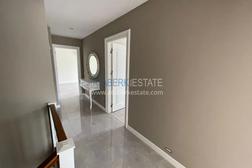 Purchase King size duplex penthouse in Kargicak with a fine finish 18 