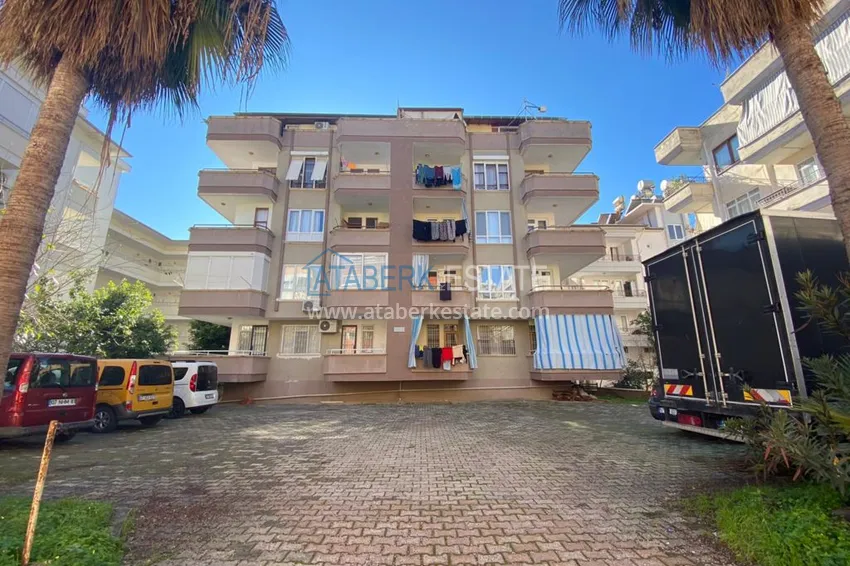 Furnished apartment in the center of Alanya with a separate kitchen 1 