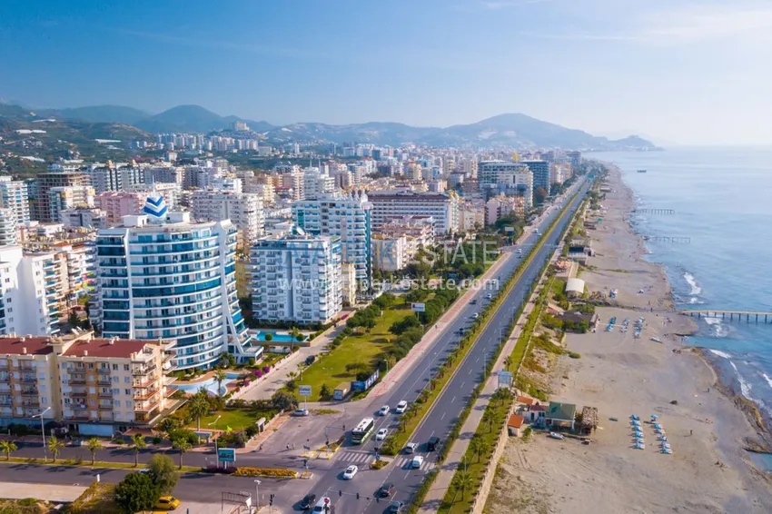 Apartment in Mahmutlar with furniture in a premium class complex on the first line 5 