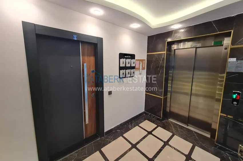 Three-room apartment in the center of Alanya with a separate kitchen 4 