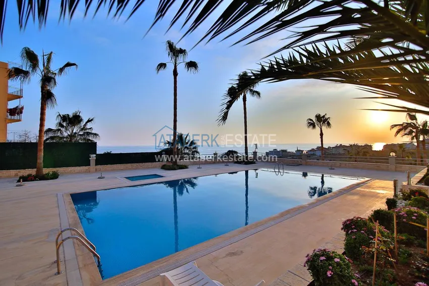 Apartment in Alanya with furniture and sea views in the Cleopatra beach area 2 