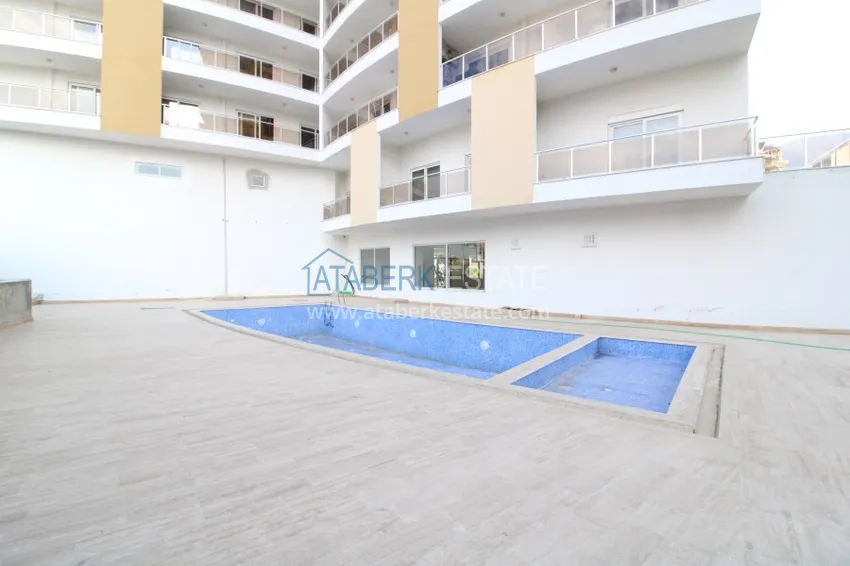 Apartment in Mahmutlar with furniture, glazed balcony and very spacious terrace 3 