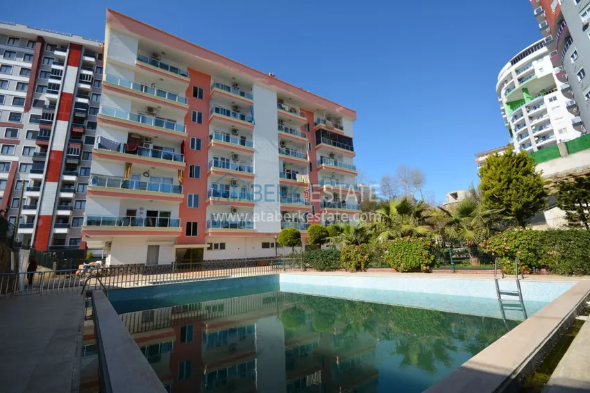Furnished three-room apartment in Mahmutlar in a complex with a swimming pool 1 