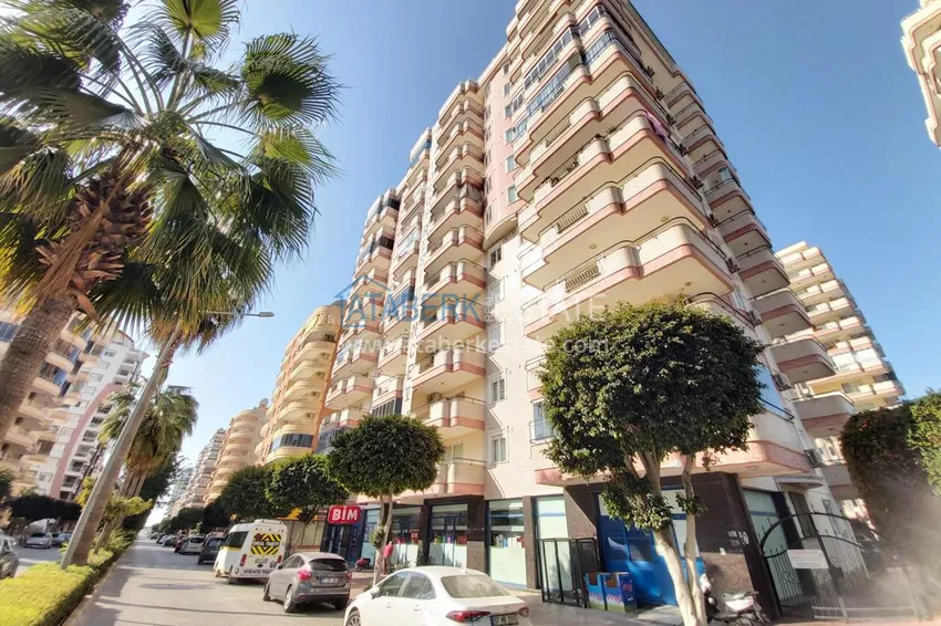 Apartment in Mahmutlar with mountain views in a well-maintained complex 4 