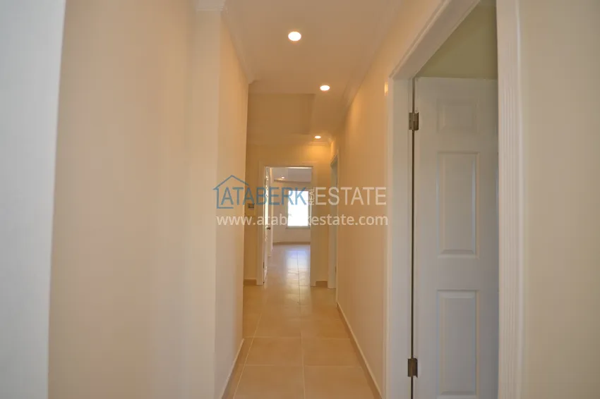 Purchase Apartment in the center of Alanya partially furnished with a glazed balcony 4 