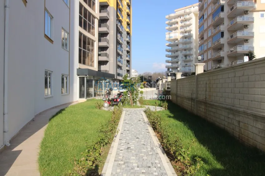 Apartment in Mahmutlar with furniture, glazed balcony and very spacious terrace 7 